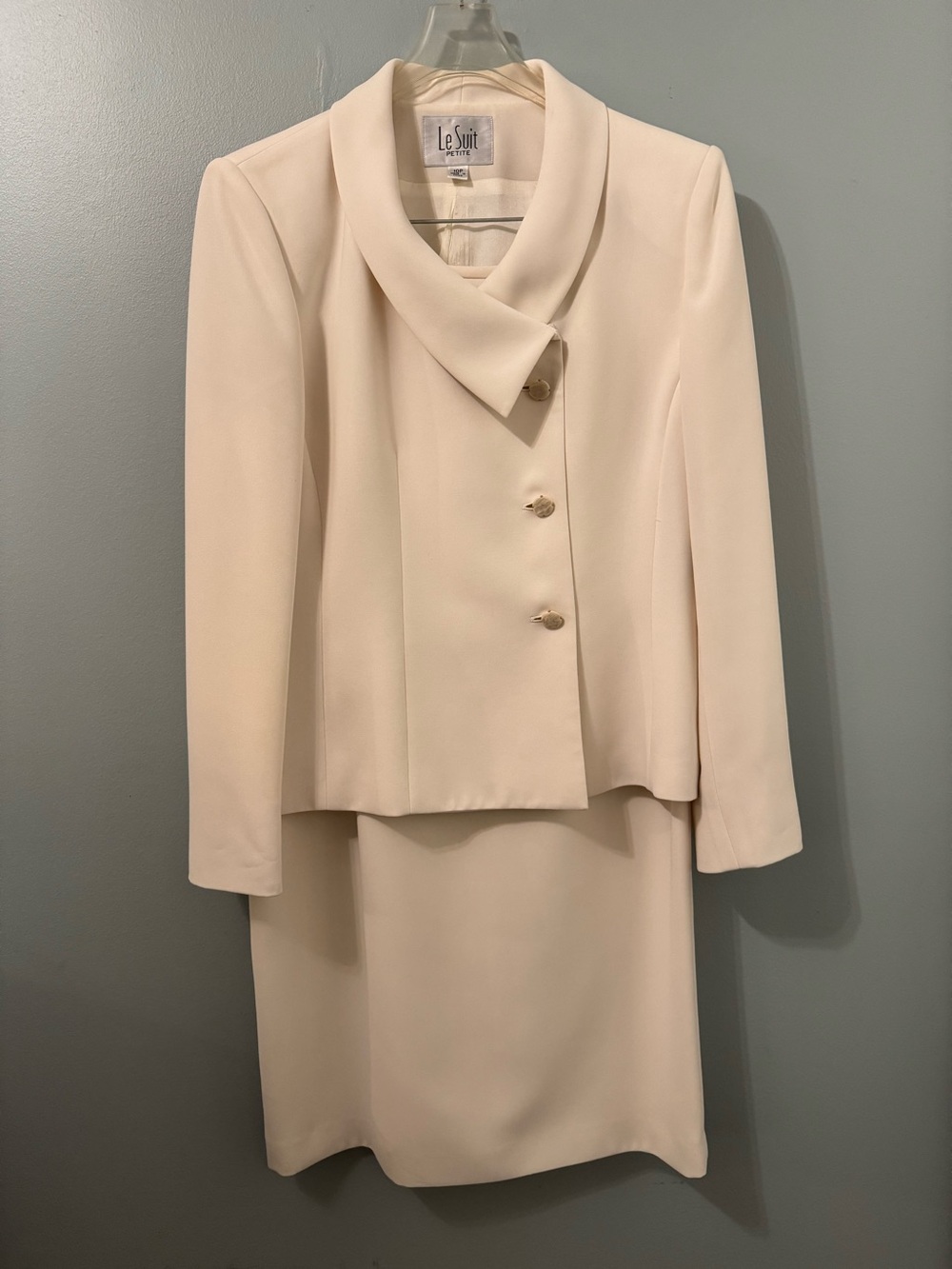 Vintage Le Suit Cream Women's Jacket and Skirt Suit Set Size 10P